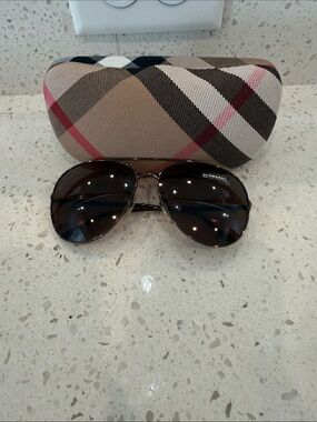 New Burberry BE3080 Gold Aviator Sunglasses Brown Gradient Lens